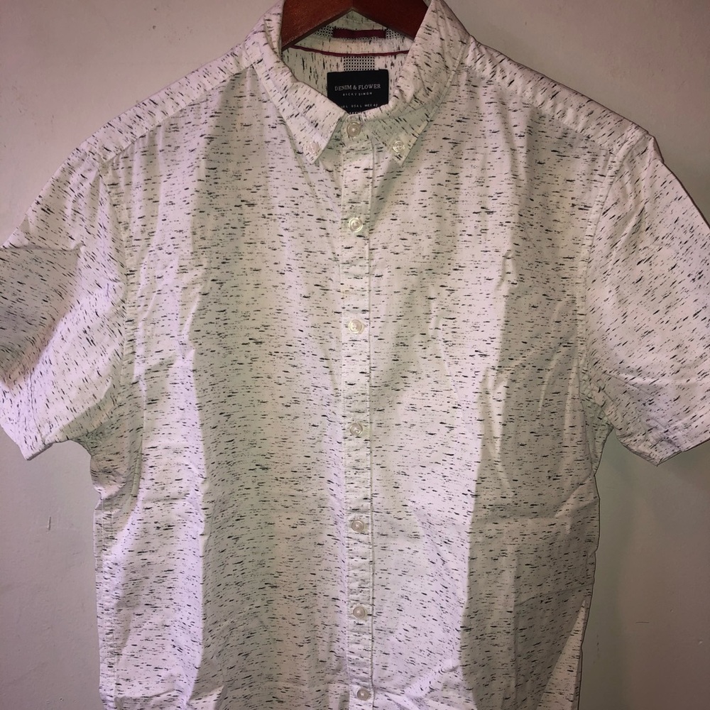 White short sleeve button shirt